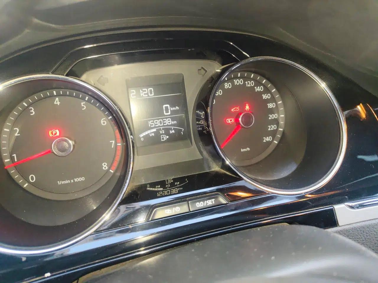 Volkswagen Bora 2013 1.6L Manual Comfort Model — миниатюра 12
