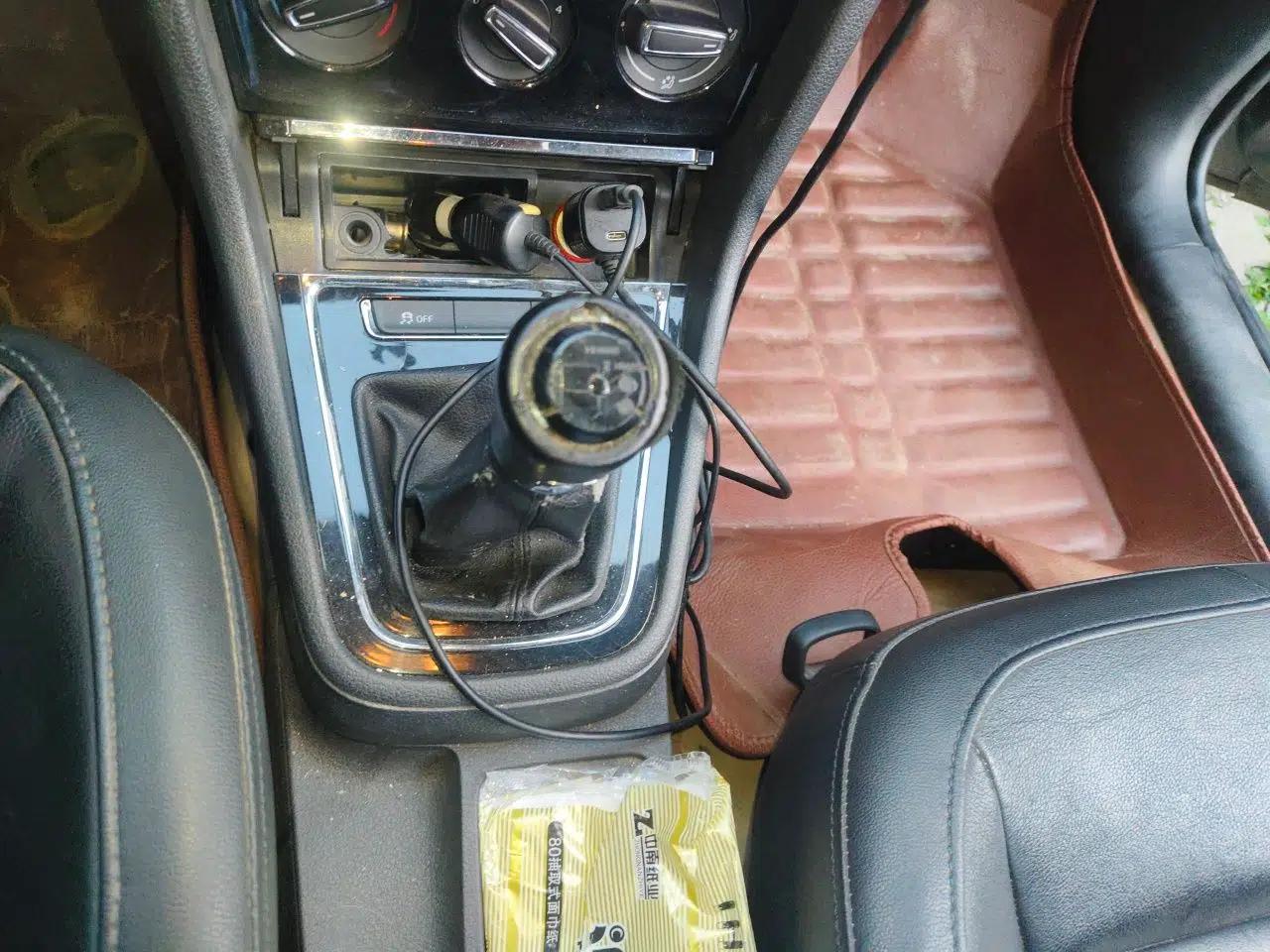 Volkswagen Bora 2013 1.6L Manual Comfort Model — миниатюра 14