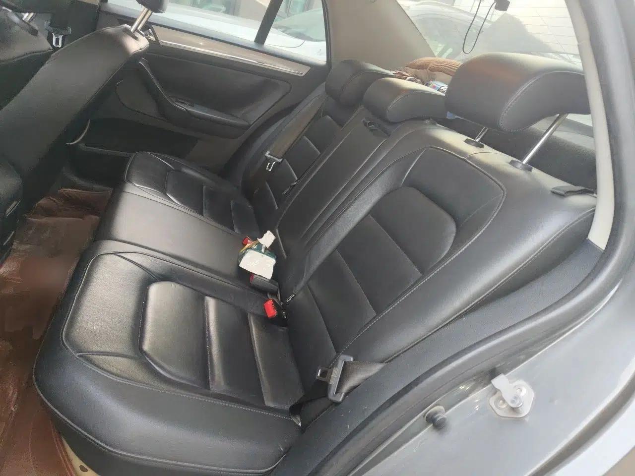 Volkswagen Bora 2013 1.6L Manual Comfort Model — миниатюра 17