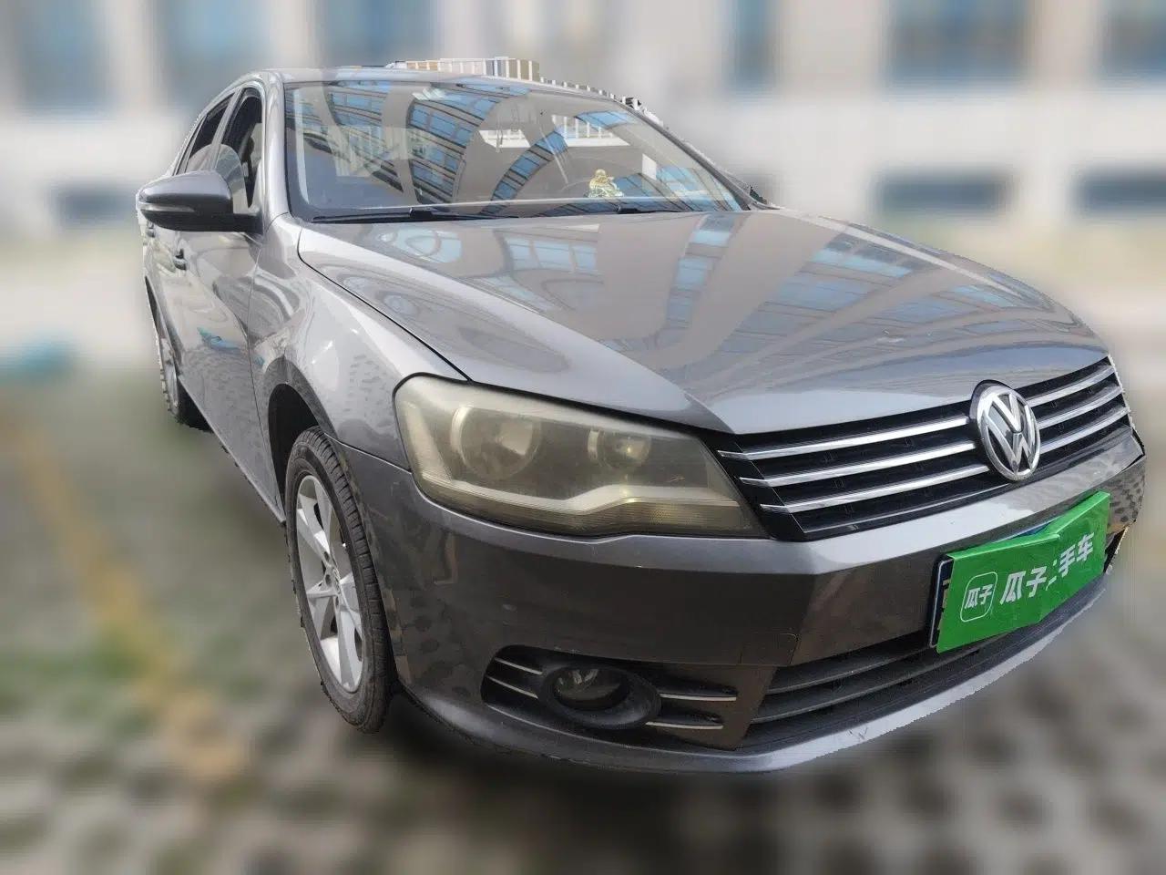 Volkswagen Bora 2013 1.6L Manual Comfort Model — миниатюра 3