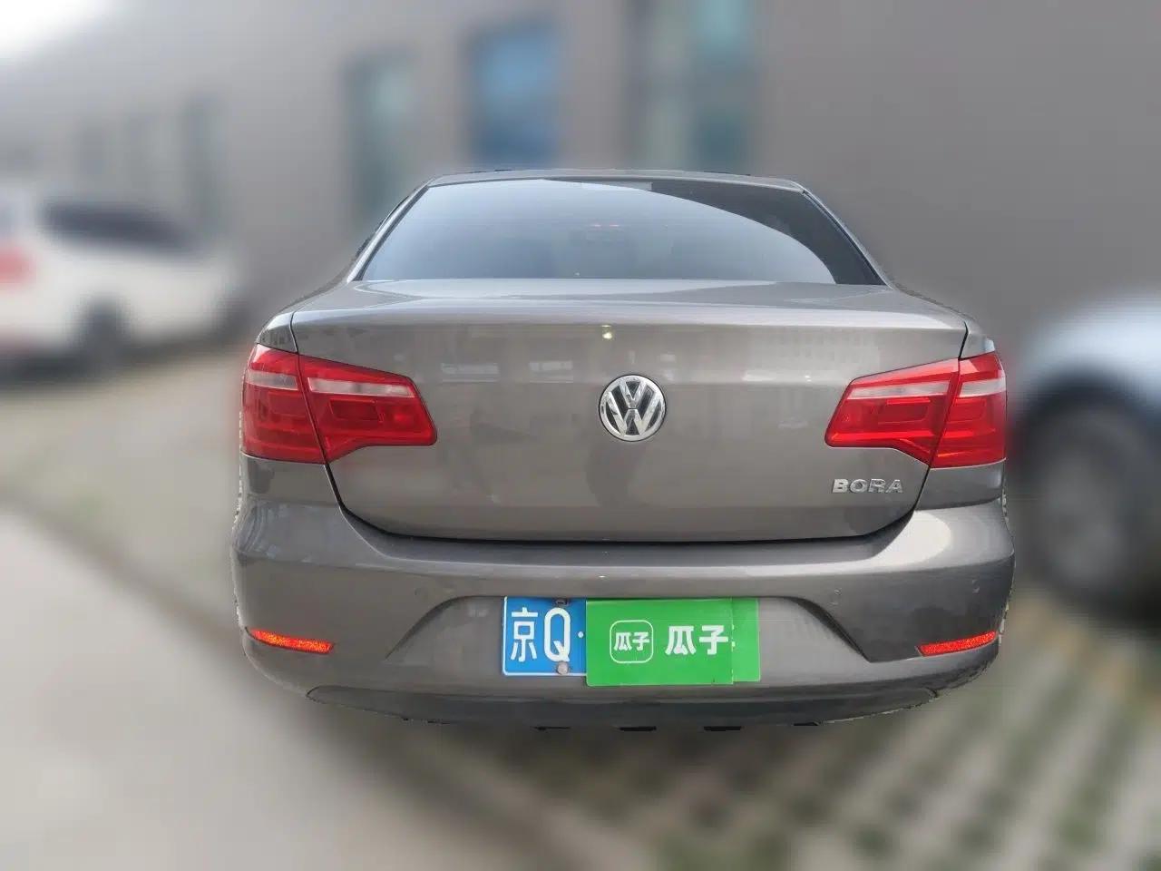 Volkswagen Bora 2013 1.6L Manual Comfort Model — миниатюра 5
