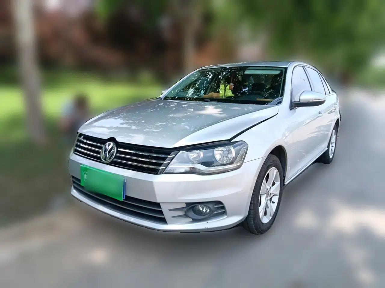 Volkswagen Bora 2013 1.6L Automatic Comfort Model — миниатюра 1