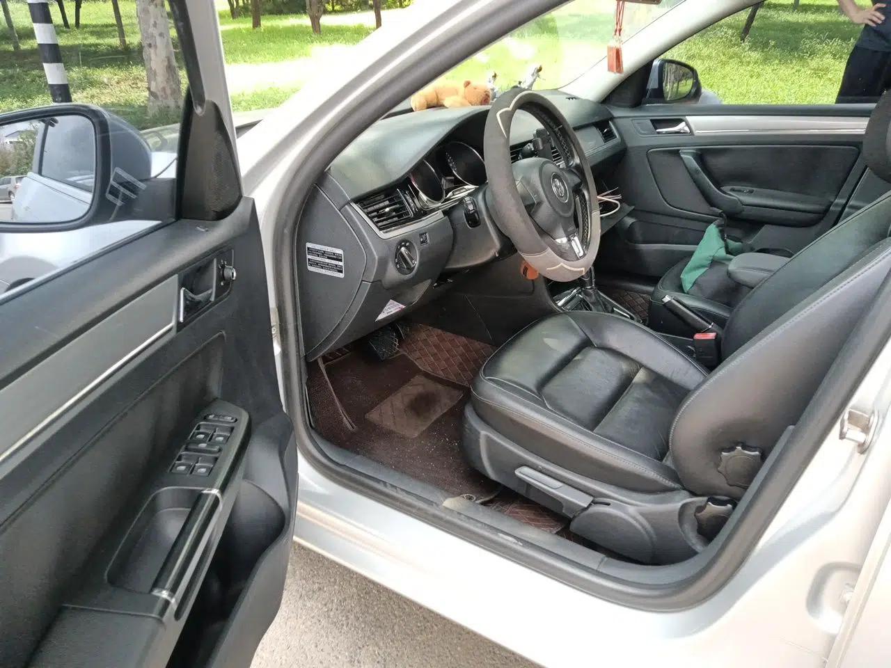 Volkswagen Bora 2013 1.6L Automatic Comfort Model — миниатюра 16