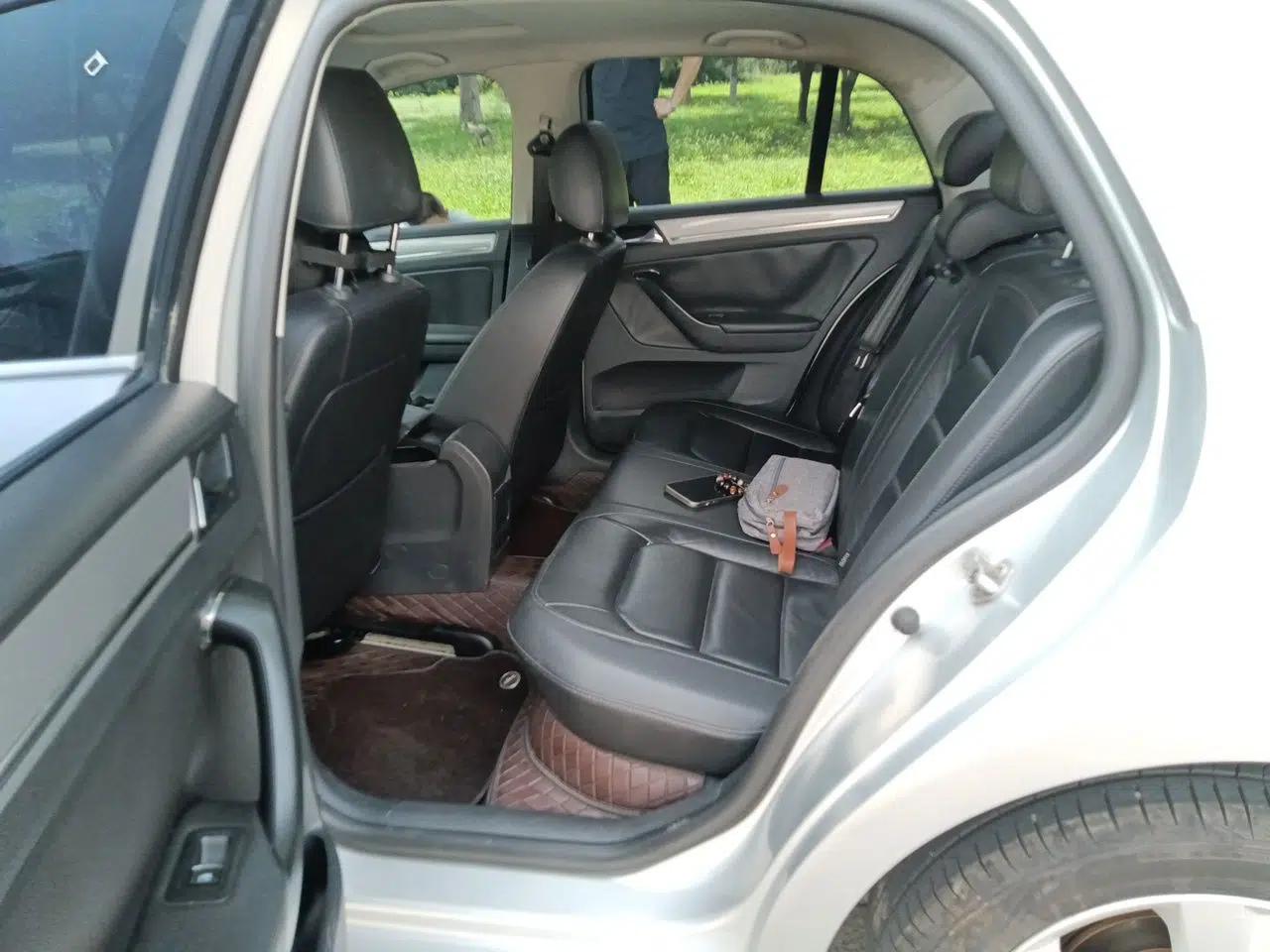 Volkswagen Bora 2013 1.6L Automatic Comfort Model — миниатюра 17