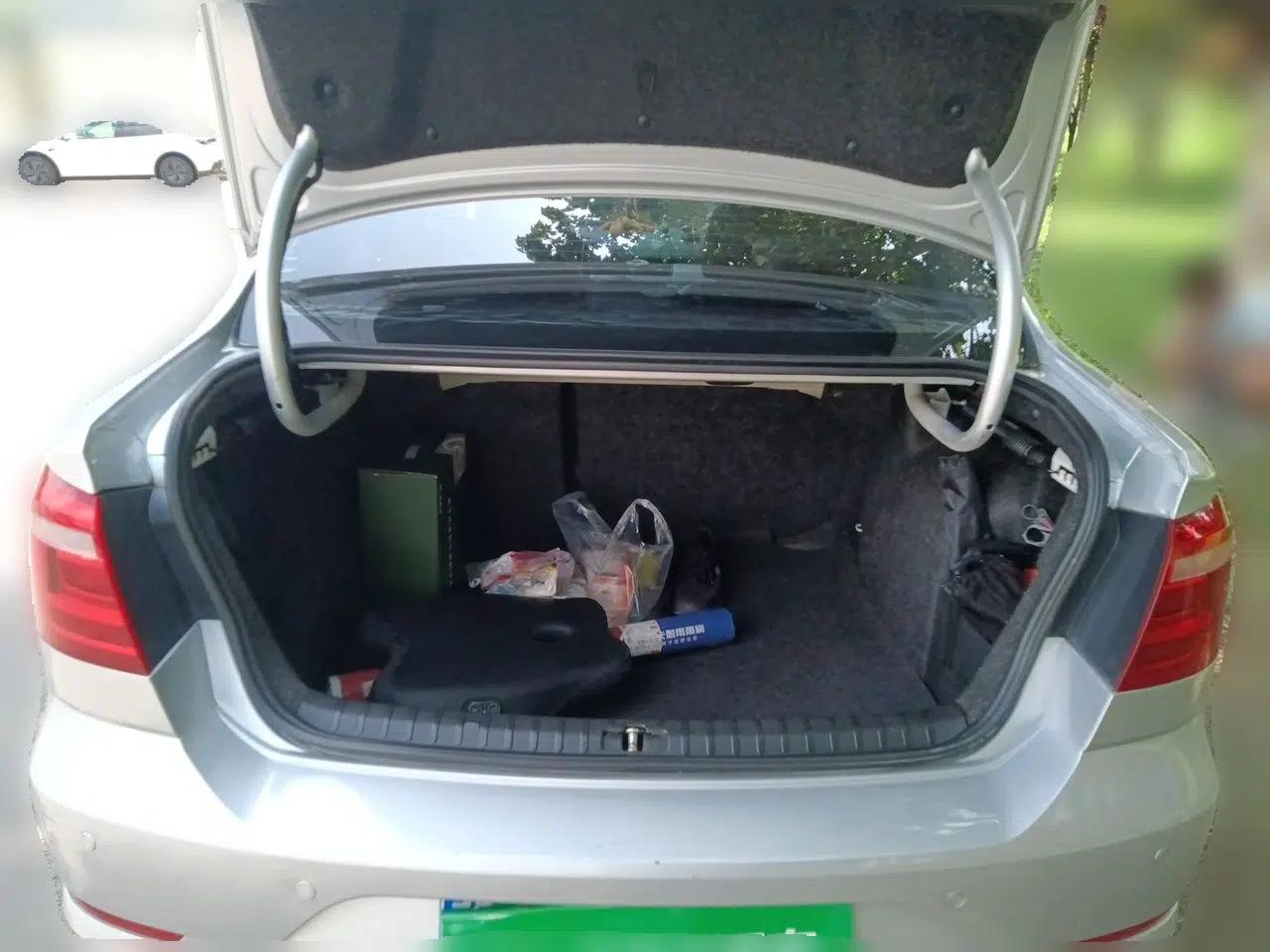 Volkswagen Bora 2013 1.6L Automatic Comfort Model — миниатюра 19