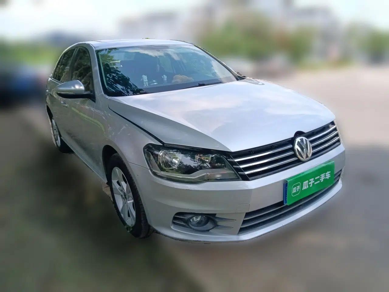 Volkswagen Bora 2013 1.6L Automatic Comfort Model — миниатюра 3