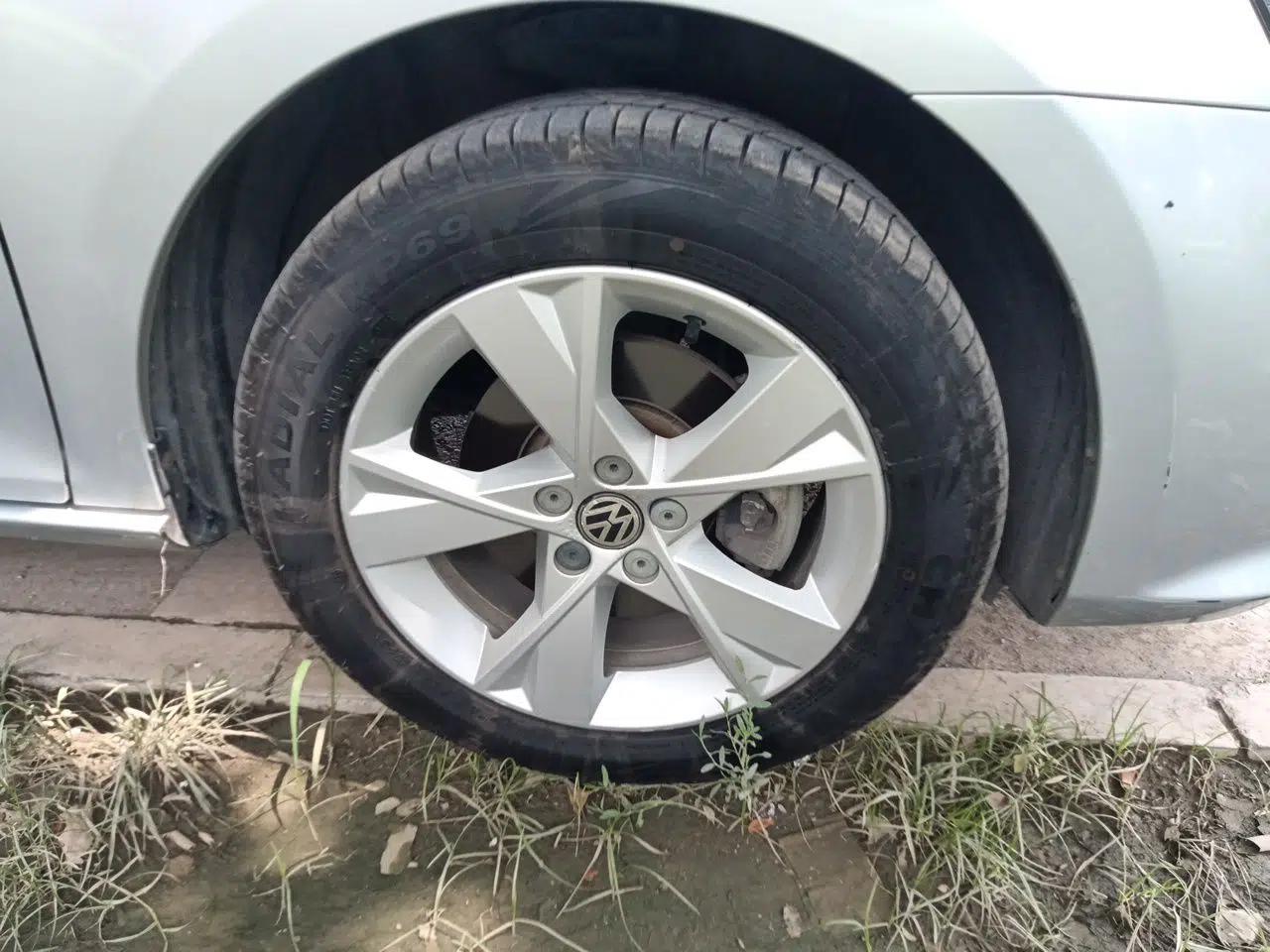 Volkswagen Bora 2013 1.6L Automatic Comfort Model — миниатюра 8