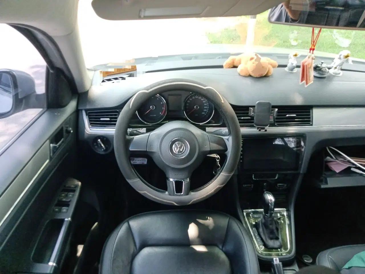 Volkswagen Bora 2013 1.6L Automatic Comfort Model — миниатюра 10