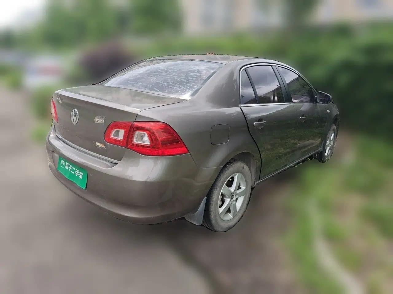 Volkswagen Bora 2012 1.6L Manual Fashion Edition — миниатюра 6