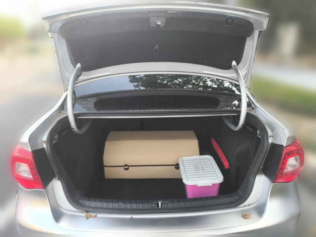 Volkswagen Bora 2011 1.6L Automatic Comfort Model — миниатюра 19