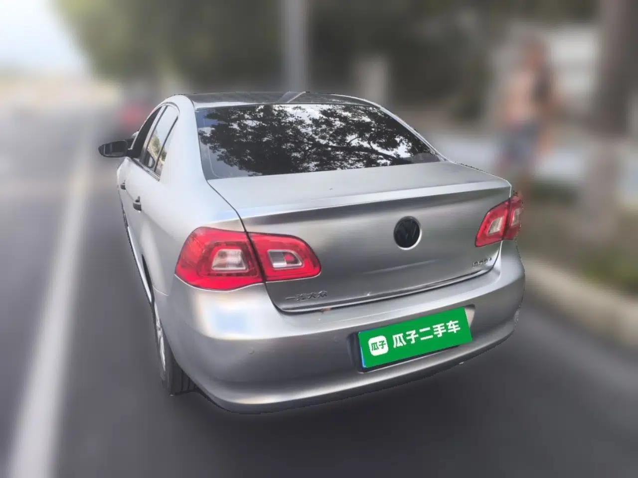 Volkswagen Bora 2011 1.6L Automatic Comfort Model — миниатюра 4