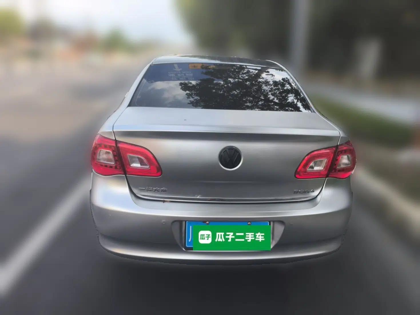Volkswagen Bora 2011 1.6L Automatic Comfort Model — миниатюра 5