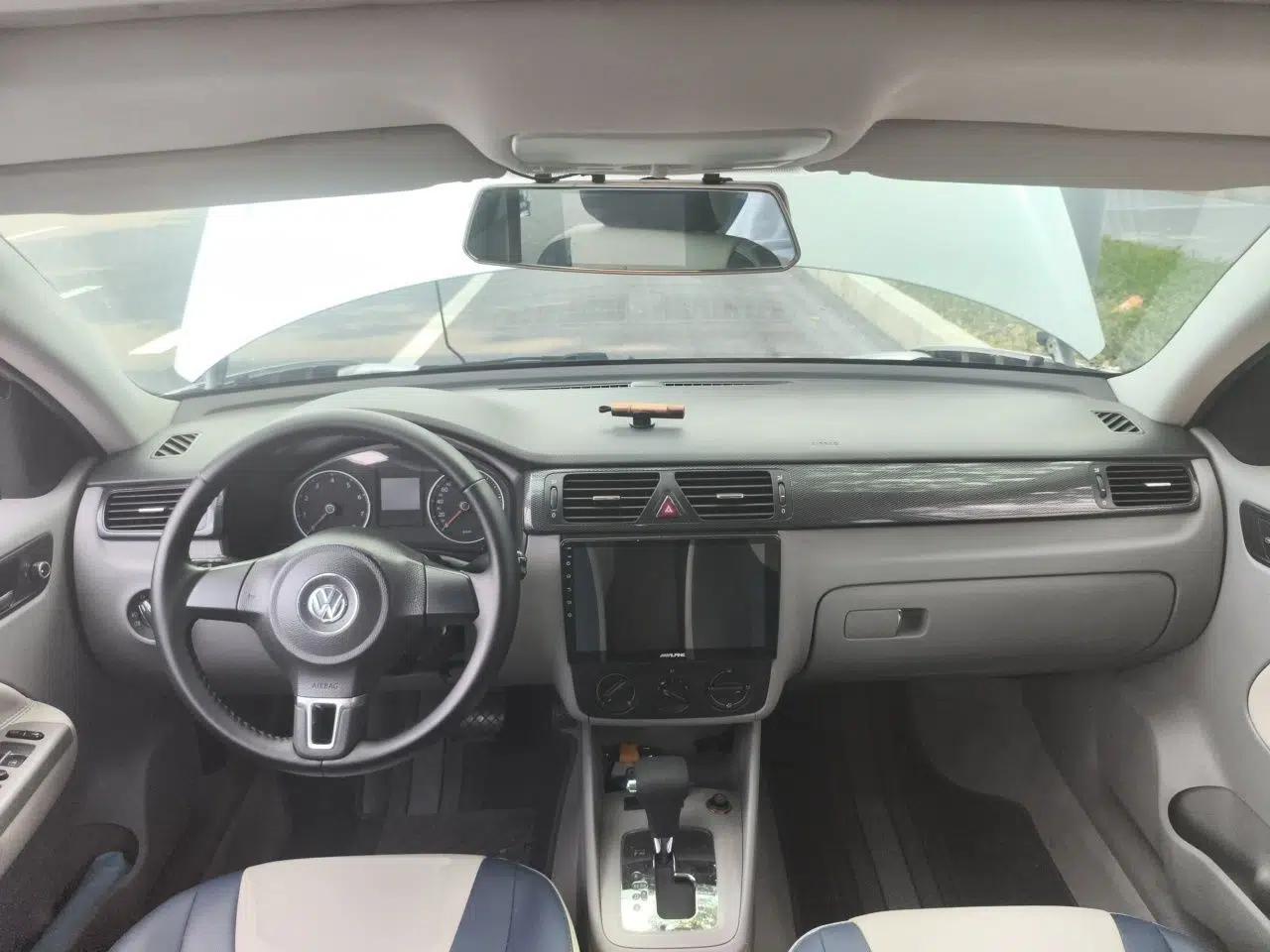 Volkswagen Bora 2011 1.6L Automatic Comfort Model — миниатюра 9