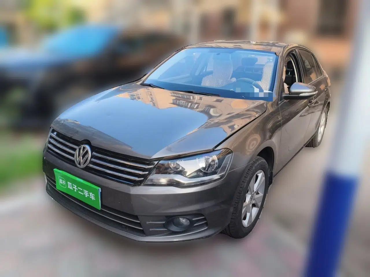 Volkswagen Bora 2014 1.6L Manual Comfort Model — миниатюра 1