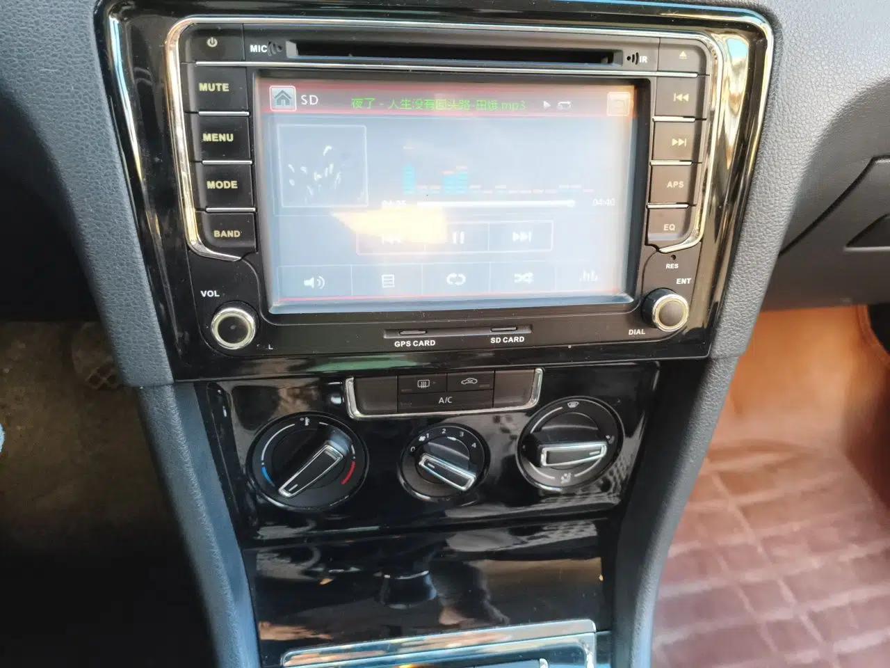 Volkswagen Bora 2014 1.6L Manual Comfort Model — миниатюра 13