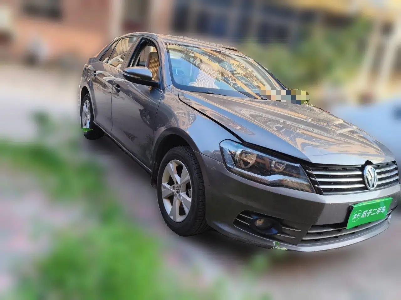 Volkswagen Bora 2014 1.6L Manual Comfort Model — миниатюра 3