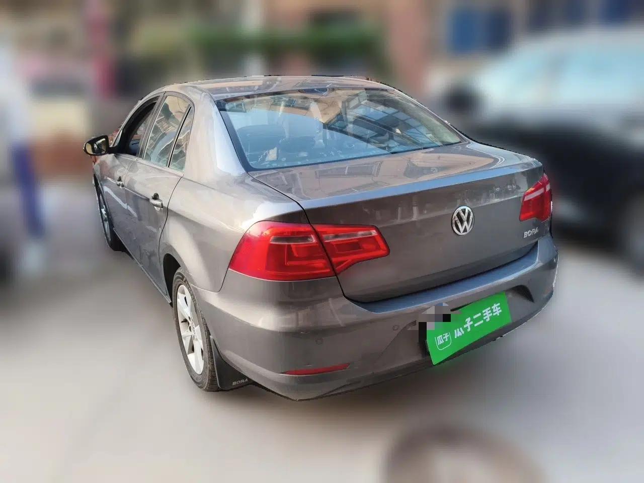 Volkswagen Bora 2014 1.6L Manual Comfort Model — миниатюра 4