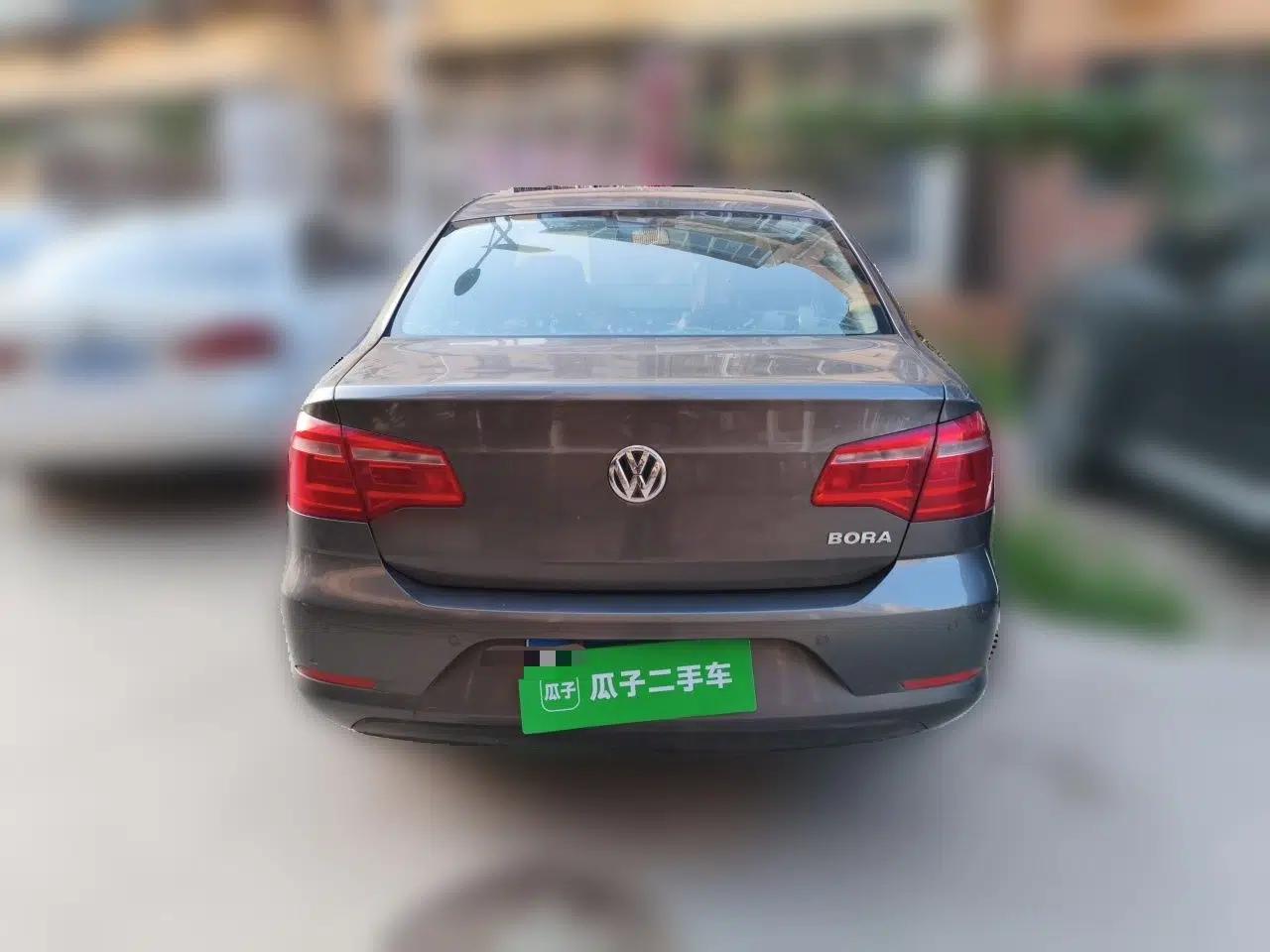 Volkswagen Bora 2014 1.6L Manual Comfort Model — миниатюра 5