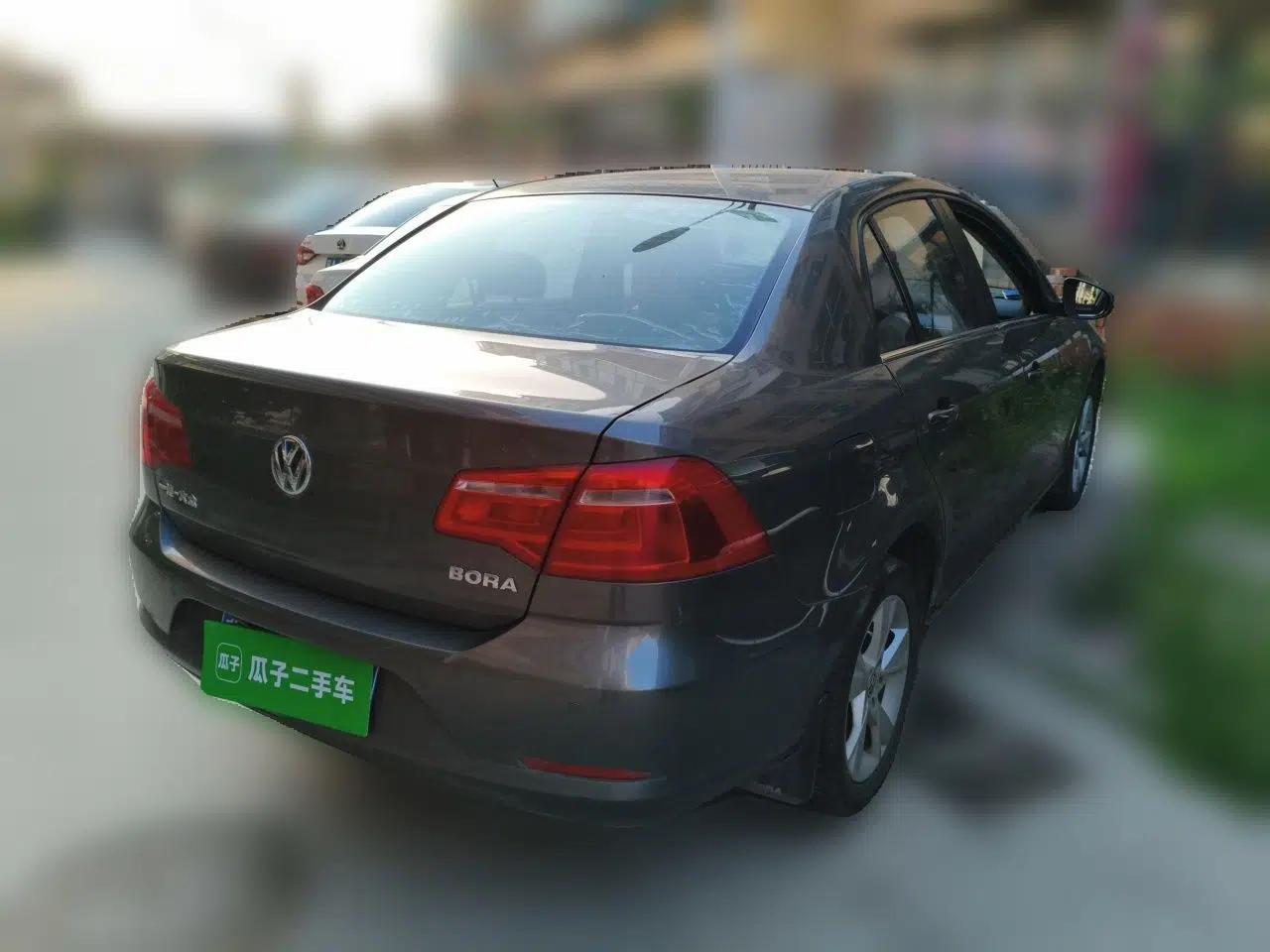 Volkswagen Bora 2014 1.6L Manual Comfort Model — миниатюра 6