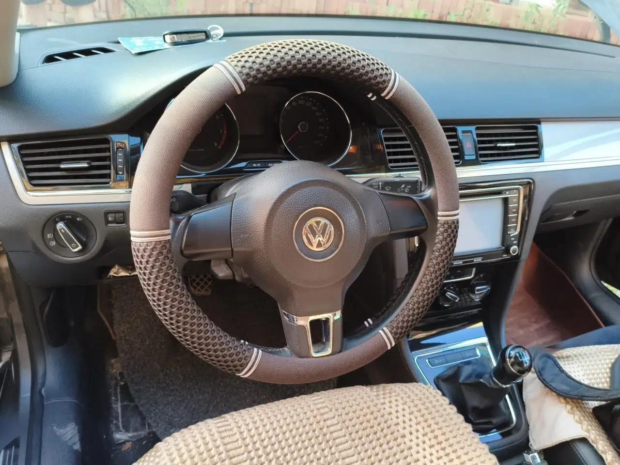 Volkswagen Bora 2014 1.6L Manual Comfort Model — миниатюра 10