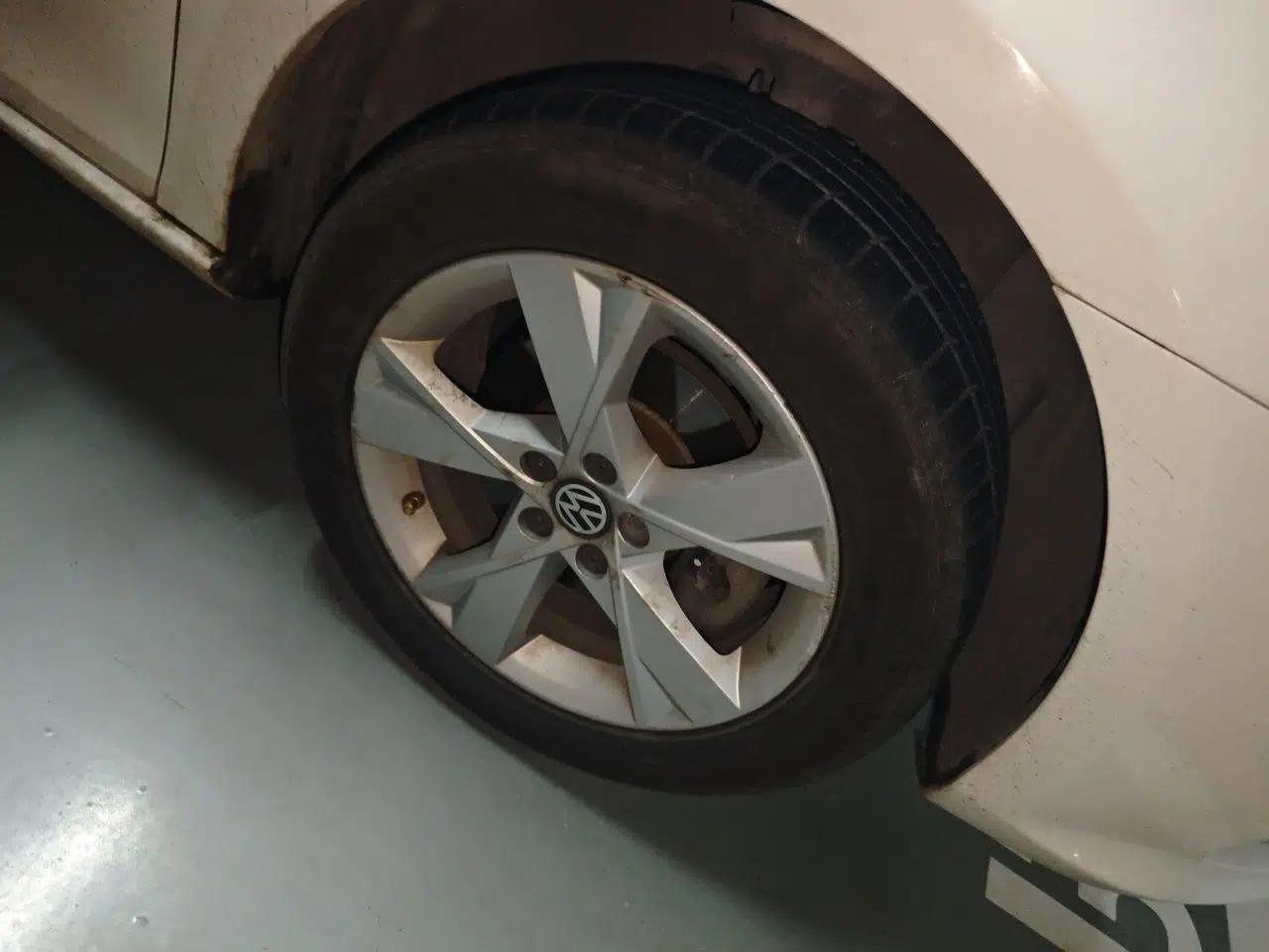 Volkswagen Bora 2013 1.6L Manual Comfort Model — миниатюра 8