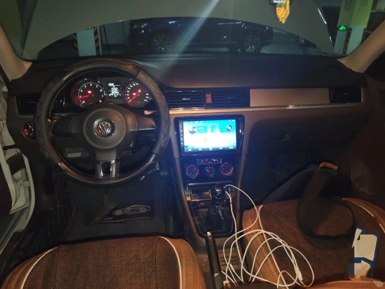 Volkswagen Bora 2013 1.6L Manual Comfort Model — миниатюра 9