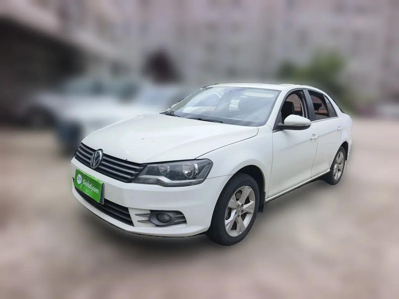Volkswagen Bora 2013 1.6L Manual Comfort Model — миниатюра 1