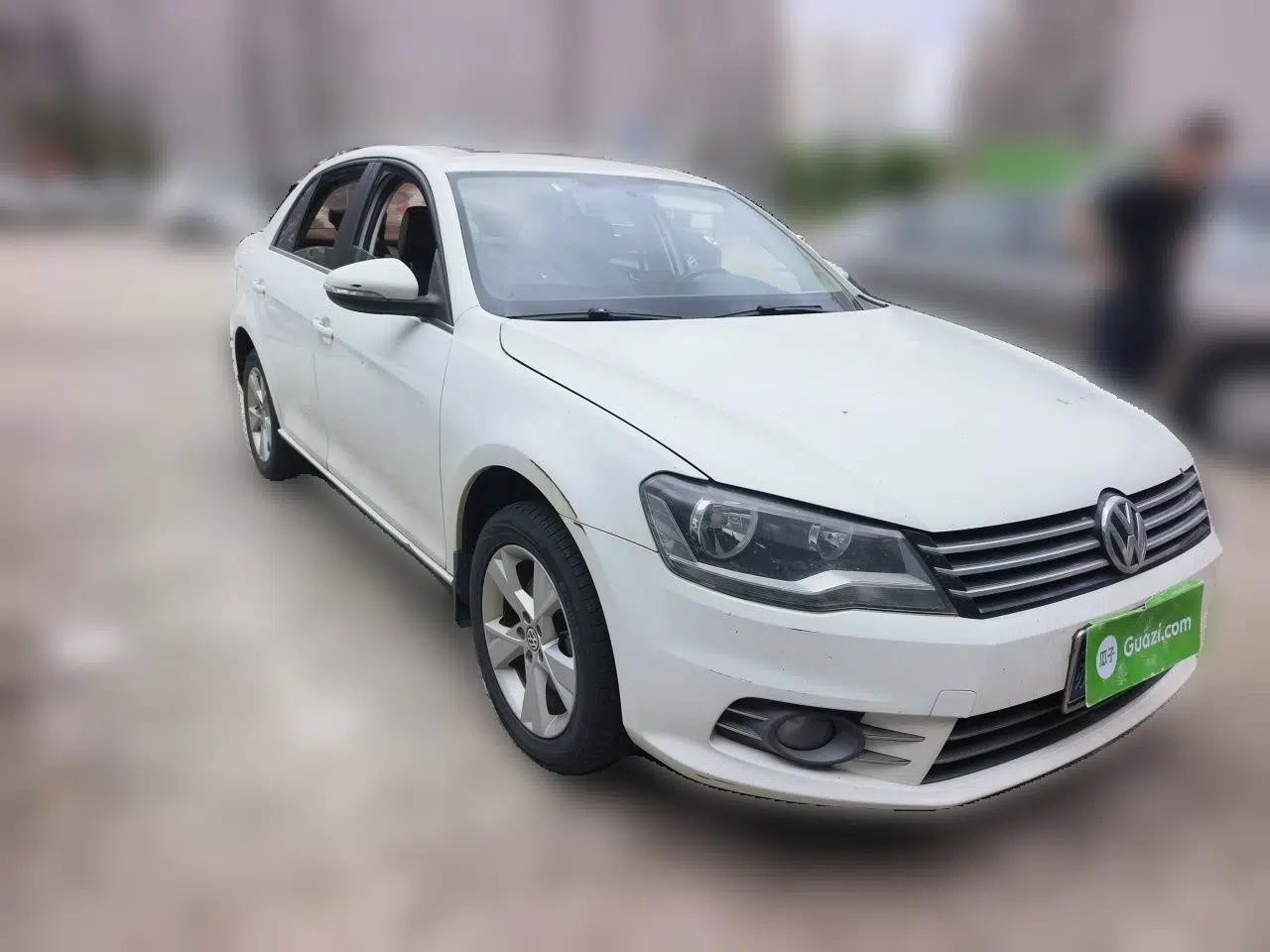 Volkswagen Bora 2013 1.6L Manual Comfort Model — миниатюра 3