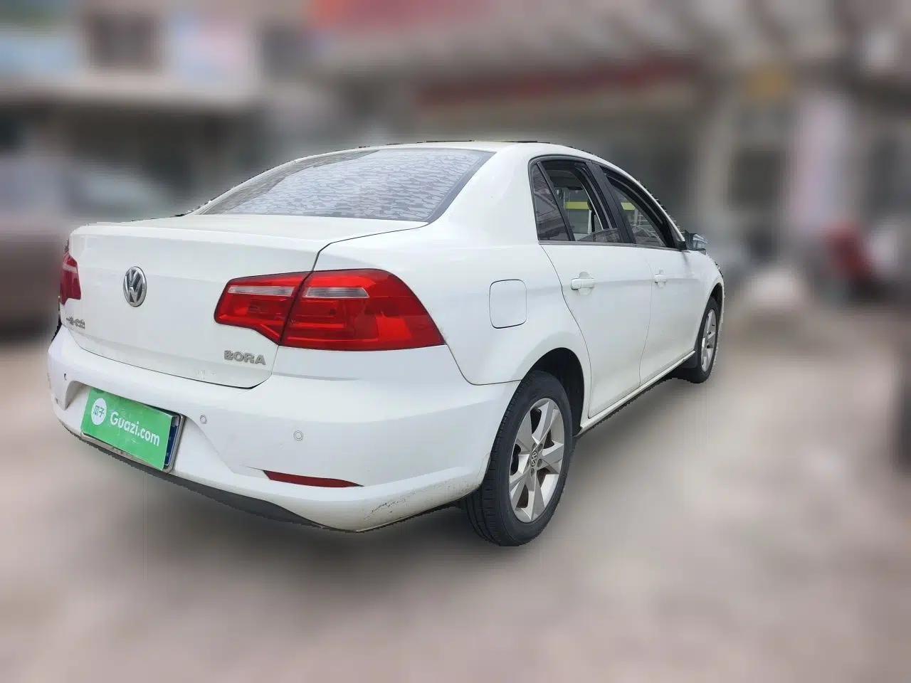 Volkswagen Bora 2013 1.6L Manual Comfort Model — миниатюра 6