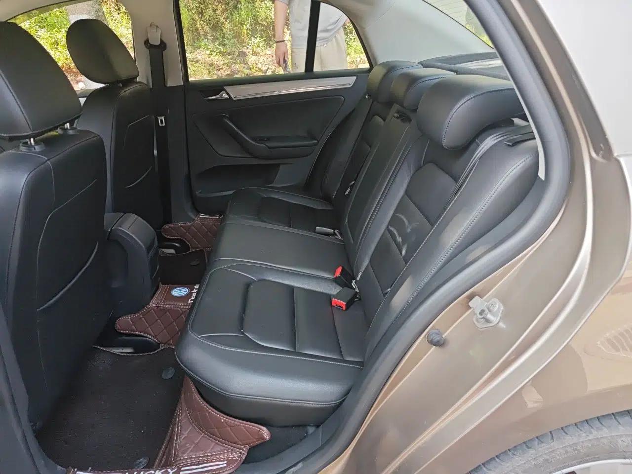 Volkswagen Bora 2014 1.6L Automatic Comfort Model — миниатюра 17
