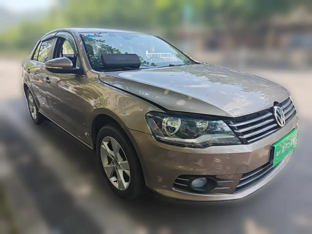 Volkswagen Bora 2014 1.6L Automatic Comfort Model — миниатюра 3