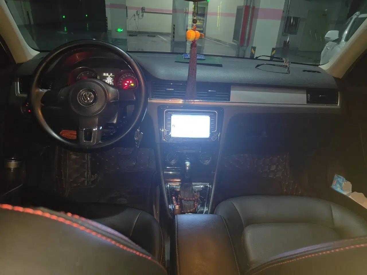 Volkswagen Bora 2014 1.6L Automatic Fashion Model — миниатюра 9