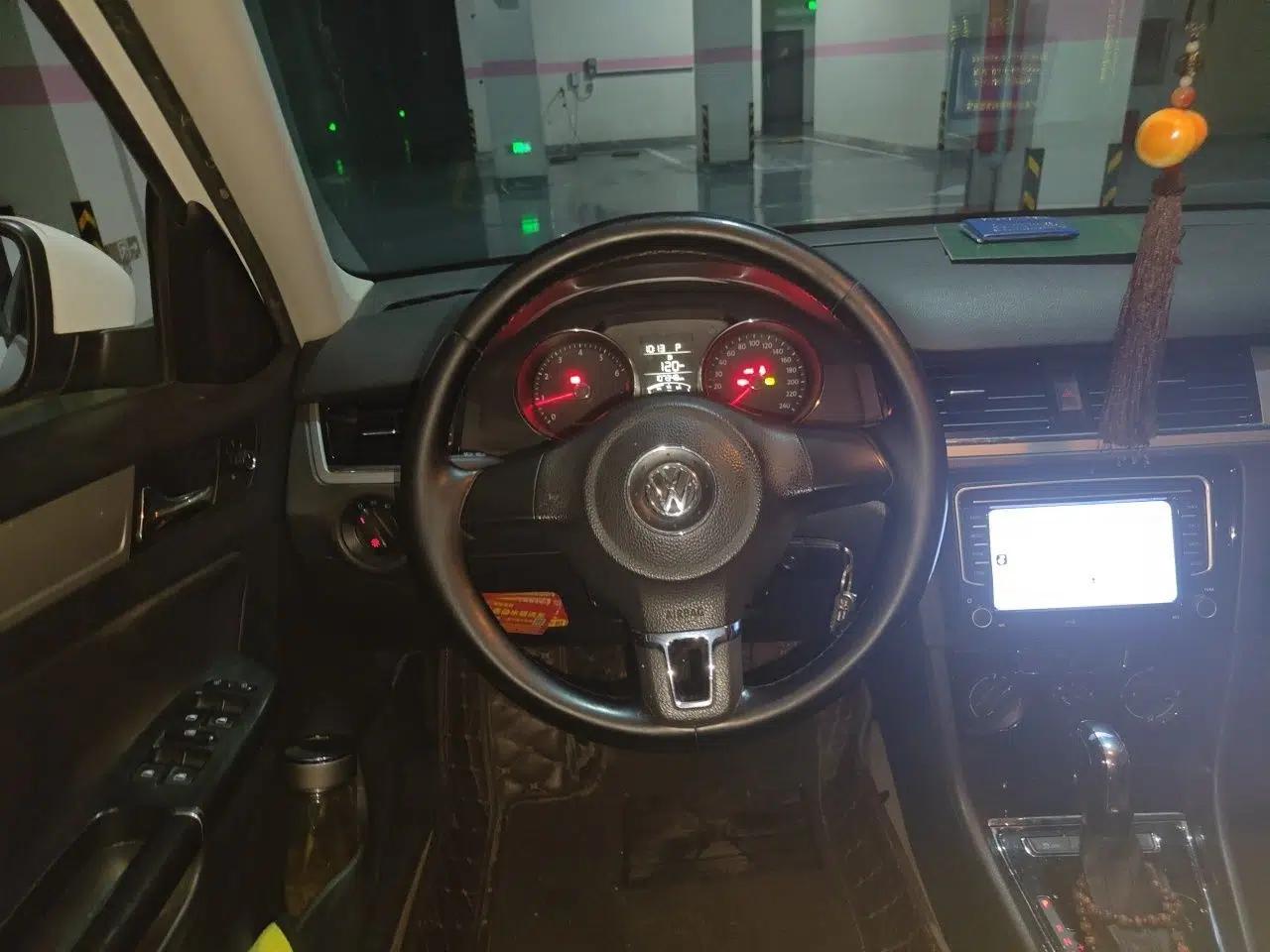 Volkswagen Bora 2014 1.6L Automatic Fashion Model — миниатюра 10