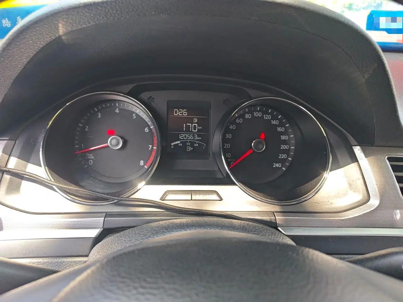 Volkswagen Bora 2016 1.6L Manual Fashion Edition — миниатюра 11