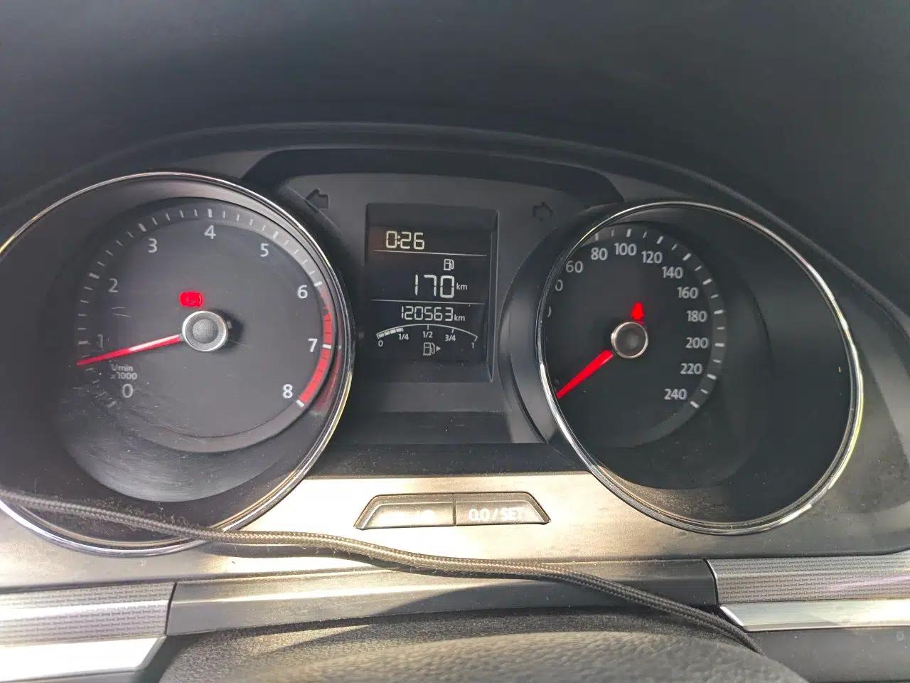Volkswagen Bora 2016 1.6L Manual Fashion Edition — миниатюра 12