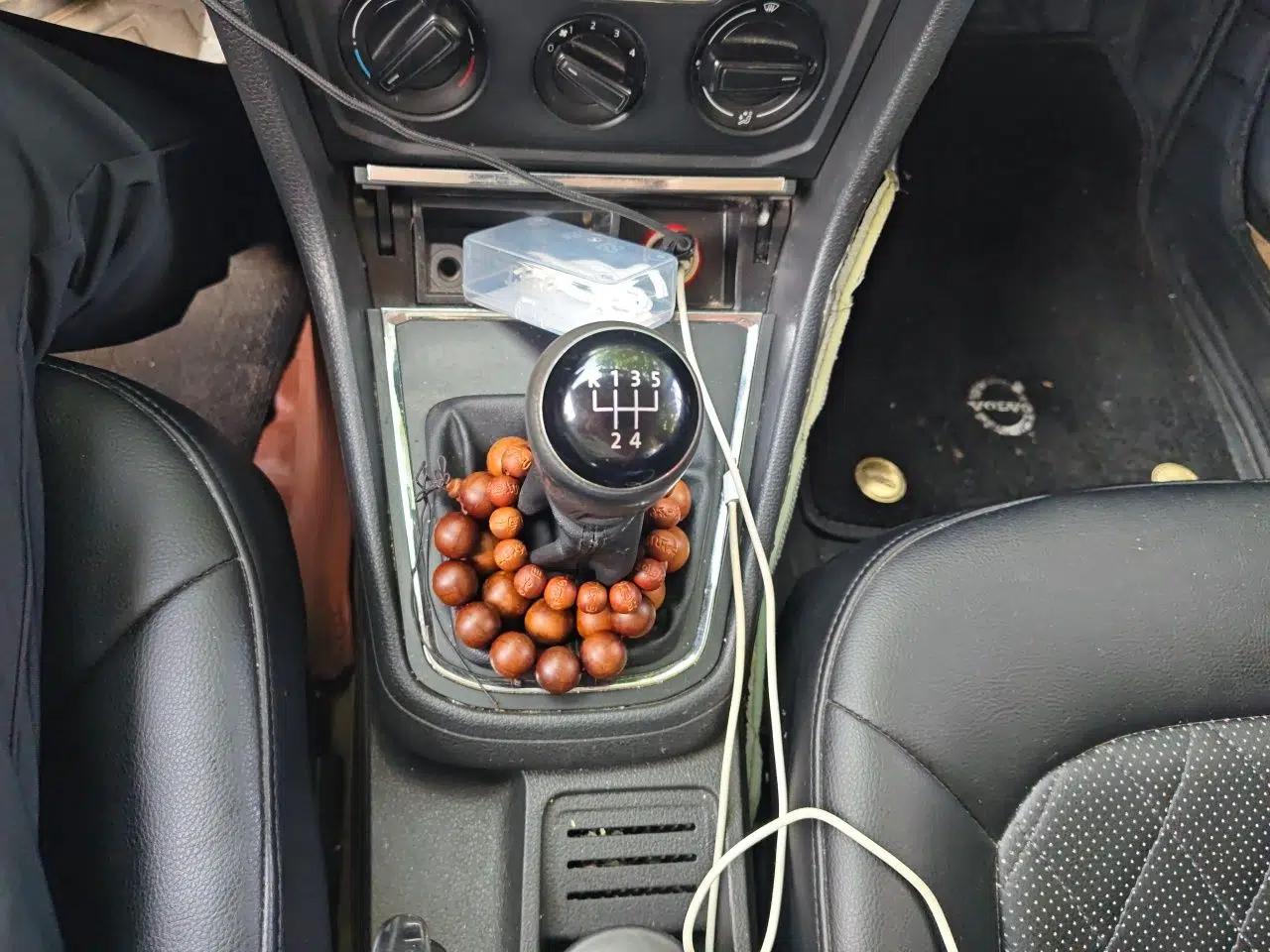Volkswagen Bora 2016 1.6L Manual Fashion Edition — миниатюра 14