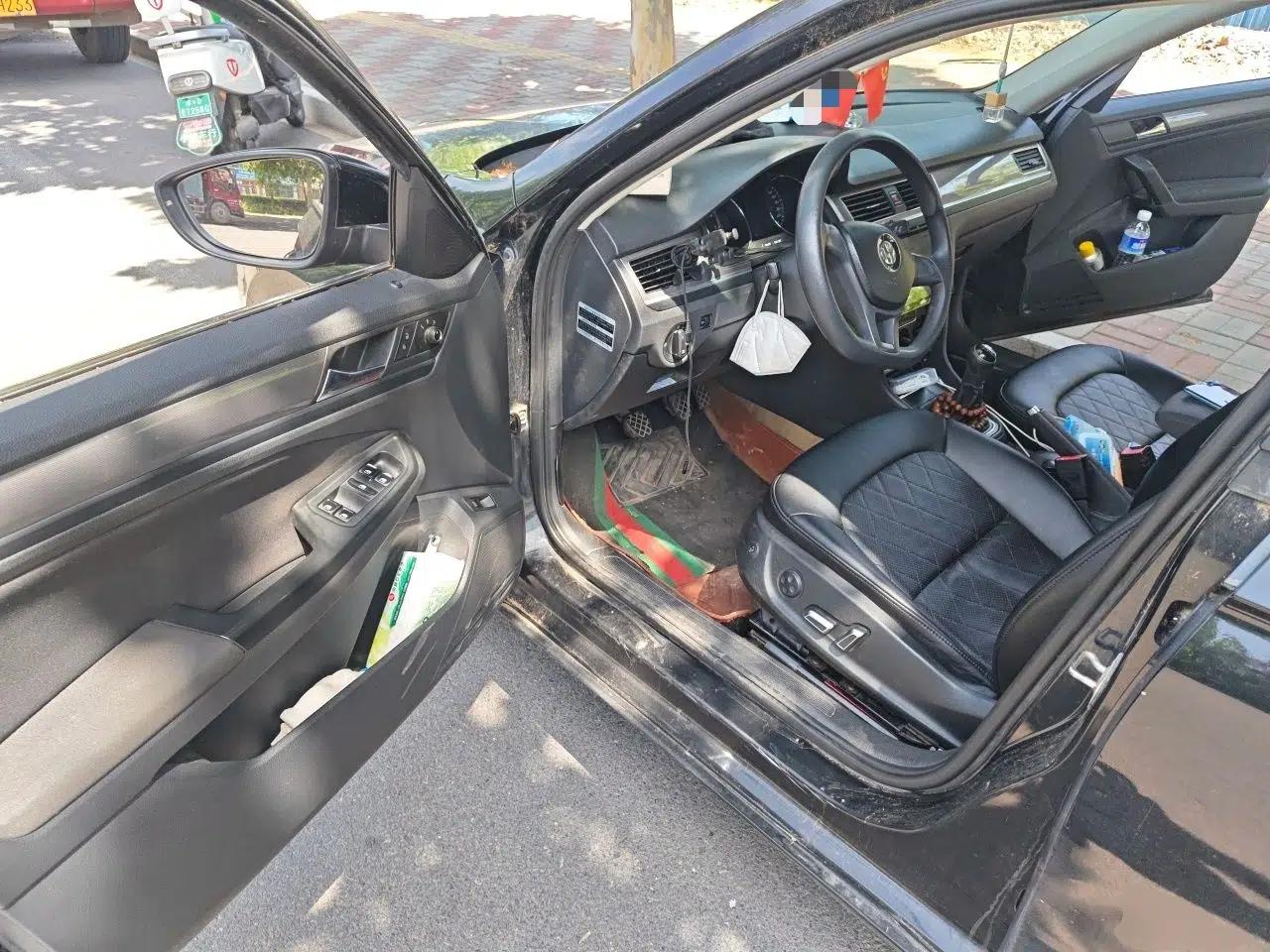 Volkswagen Bora 2016 1.6L Manual Fashion Edition — миниатюра 16