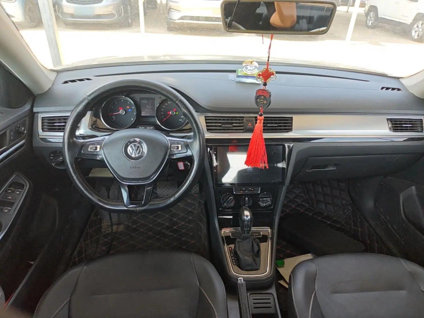 Volkswagen Bora 2017 1.6L Automatic Comfort Model — миниатюра 12