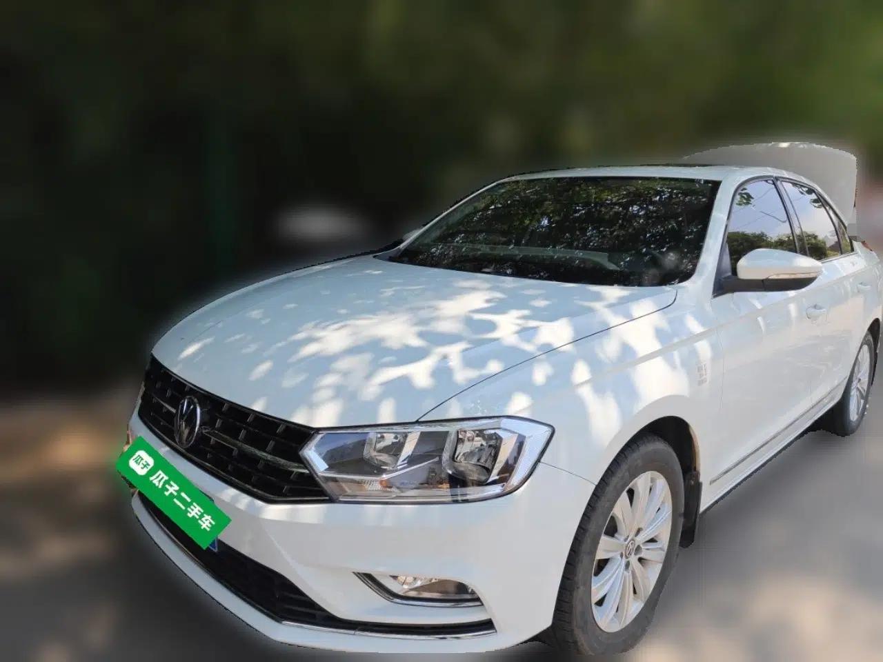 Volkswagen Bora 2017 1.6L Manual Comfort Model — миниатюра 1