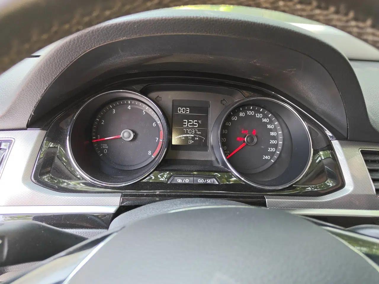 Volkswagen Bora 2017 1.6L Manual Comfort Model — миниатюра 11