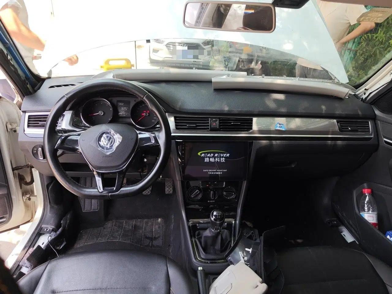 Volkswagen Bora 2017 1.6L Manual Comfort Model — миниатюра 9