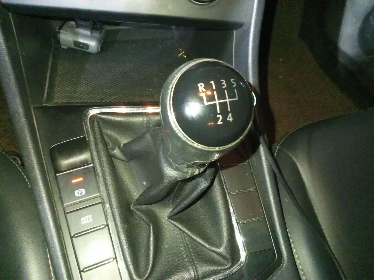 Volkswagen Bora 2019 1.5L Manual Fashion Edition — миниатюра 14