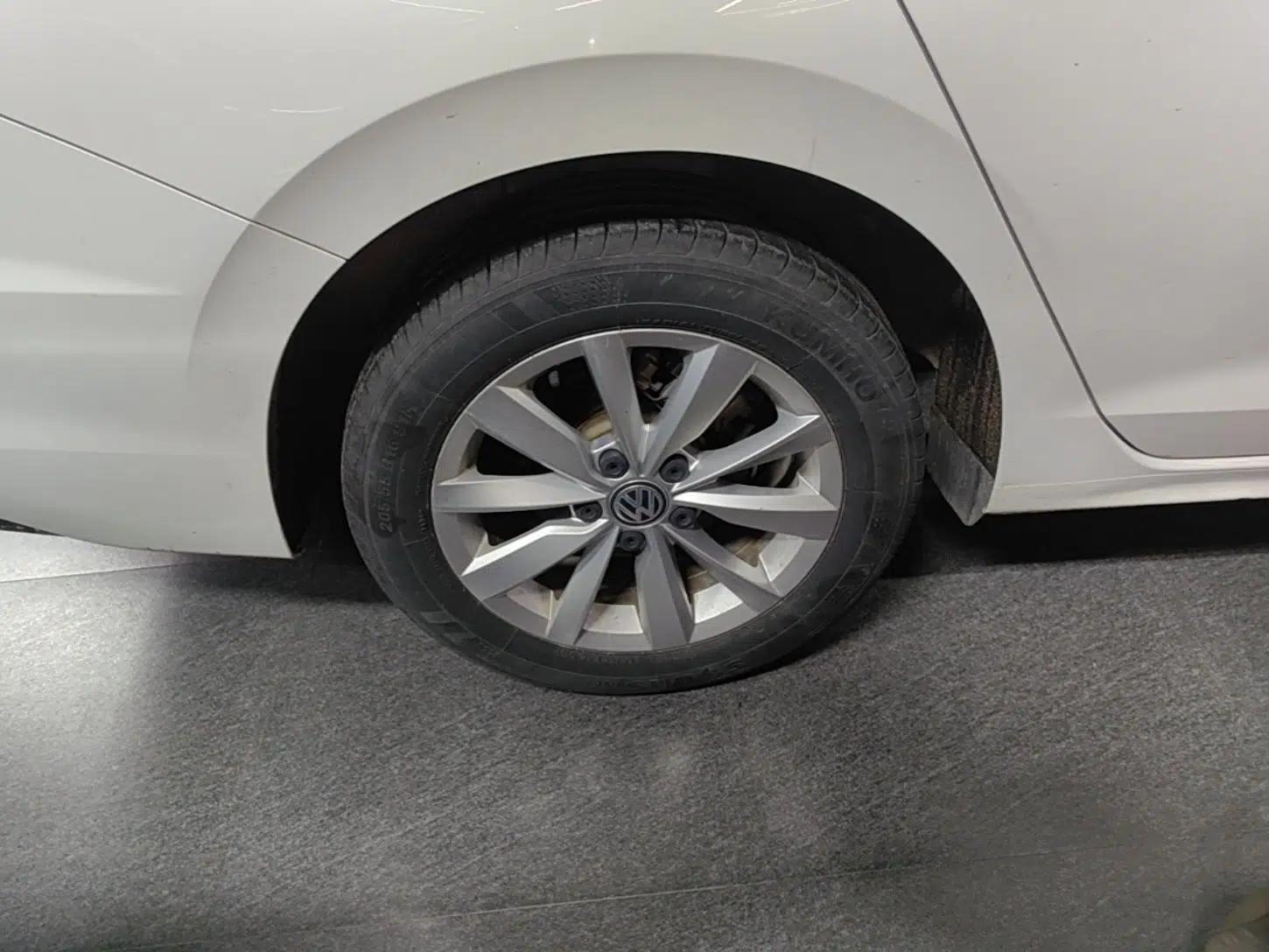 Volkswagen Bora 2020 1.5L Automatic Comfort Model — миниатюра 11