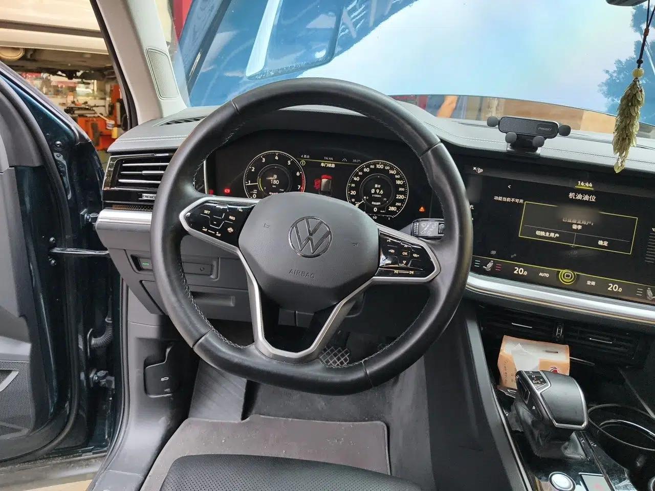 Volkswagen Touareg 2021 2.0 TSI RuiShang Edition — миниатюра 10