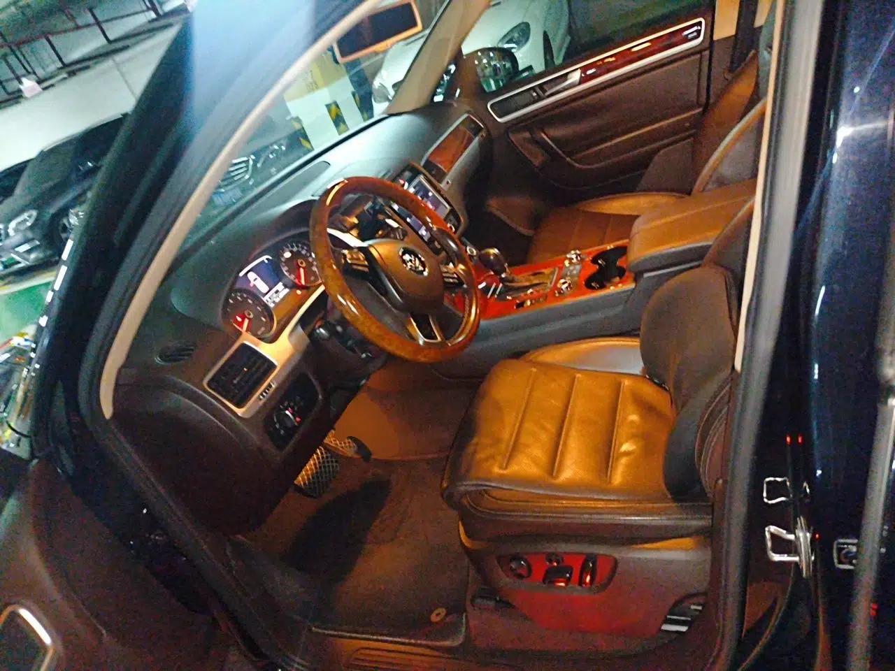 Volkswagen Touareg 2011 3.0 TSI Comfort Version — миниатюра 15