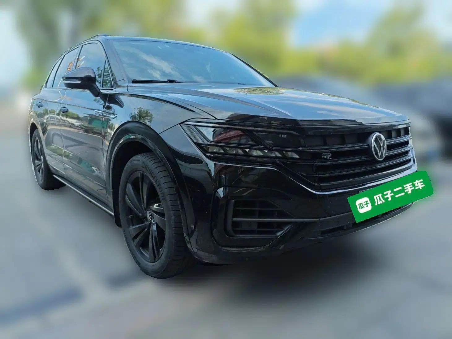Volkswagen Touareg 2023 3.0 TSI Luxury Edition Obsidian Black Sport Package — миниатюра 3