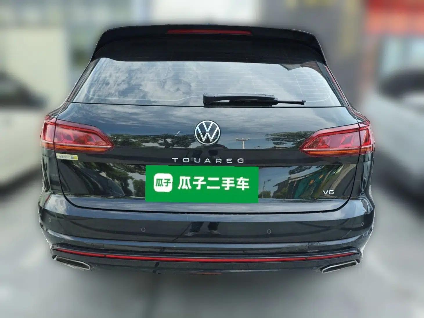 Volkswagen Touareg 2023 3.0 TSI Luxury Edition Obsidian Black Sport Package — миниатюра 5