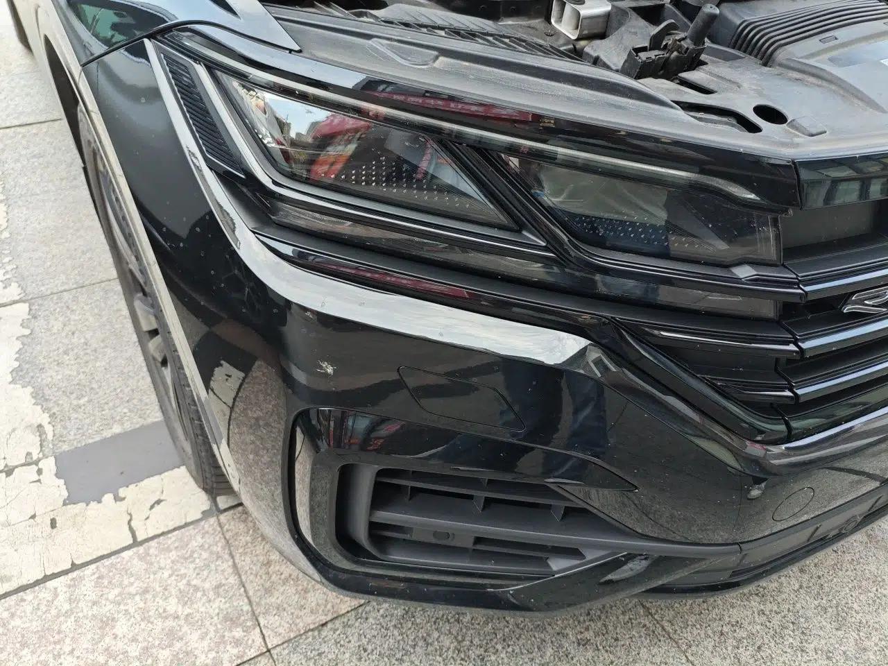 Volkswagen Touareg 2023 3.0 TSI Luxury Edition Obsidian Black Sport Package — миниатюра 7