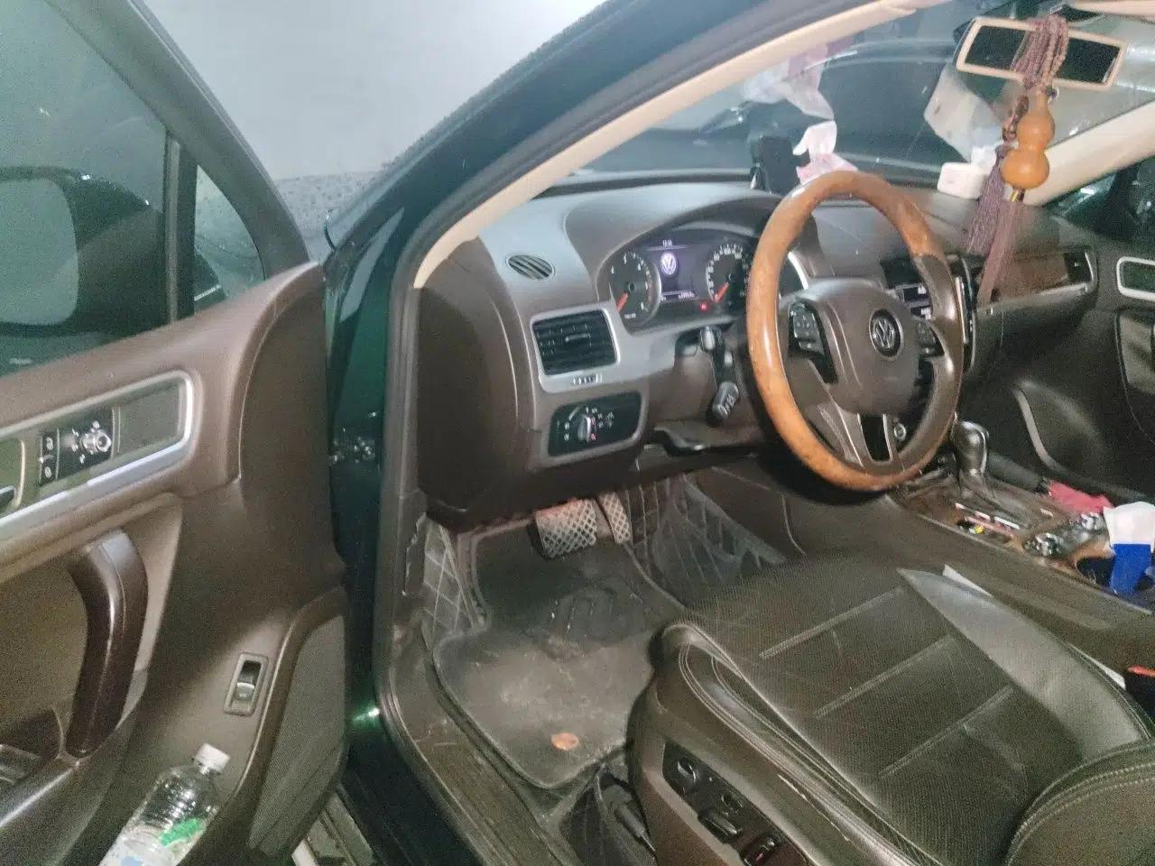 Volkswagen Touareg 2011 3.0 TDI Diesel Comfort Version — миниатюра 16