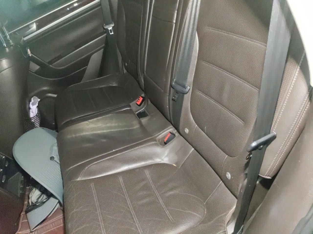 Volkswagen Touareg 2011 3.0 TDI Diesel Comfort Version — миниатюра 17